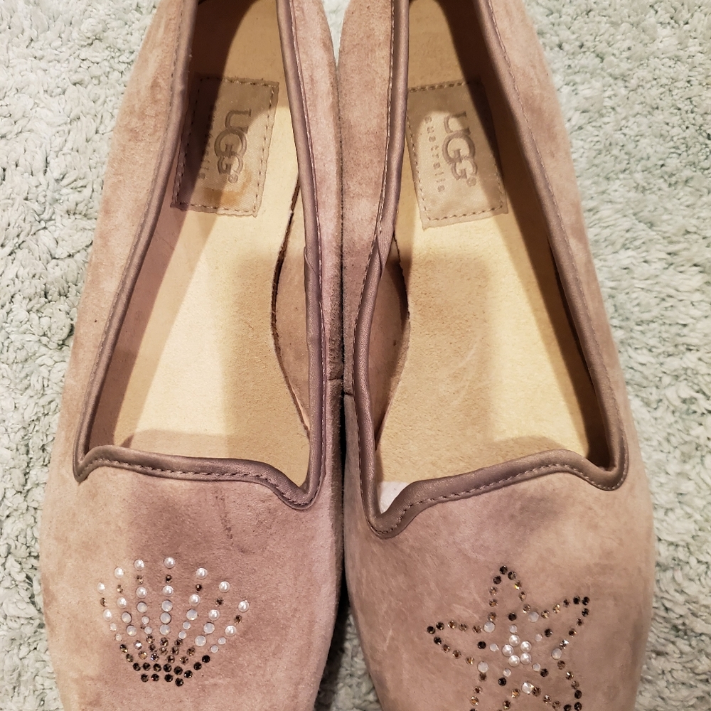 Ladies UGGS loafer w design